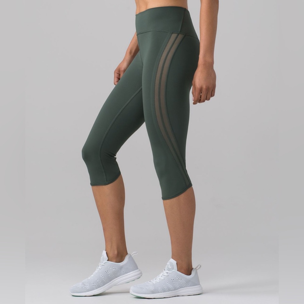 Lululemon Sun Setter Crop 17" Dark Forest Luxtreme